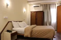 Lewat Hotel Hotels in 
