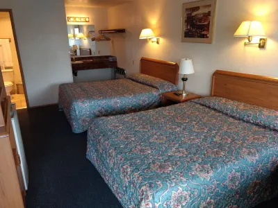 Milwaukie Inn Portland South Hotels near Kruse Village