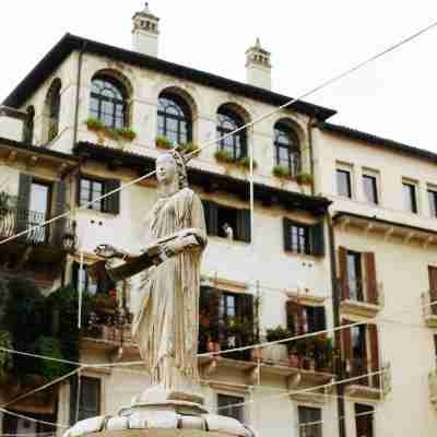 Large Filippini Residence a Few Meters from the Arena Hotel Exterior