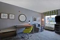 Hampton Inn & Suites Newark-Harrison-Riverwalk - Swimmingpools
