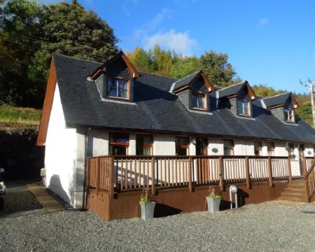 The Cobbler Cottage - Loch Lomond and Arrochar Alps Hotels in Arrochar