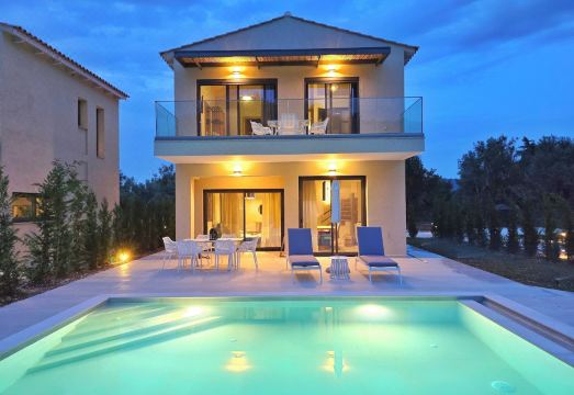 仁木 앤마리아 럭셔리(Anmaria Luxury) 4星级 酒店 客房