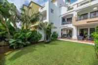 2 Bedrooms - Sleeps 4 - Garden and Pool with View