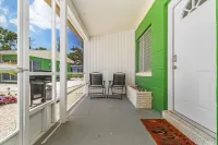 레드어닝에서의 멋진 풀 홈인 171 워싱턴 ~ 둔 아워 씽 ~ 유닛 D ~ 2 베드룸 집 포트마이어비치 호텔