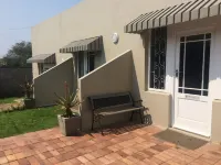 30 on Oatlands Road Отели в г. Grahamstown