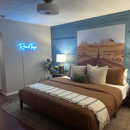 El Trovatore Motel
