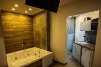G38 Rental Apartment Building - Hot Tub