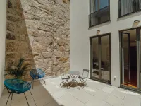 Courtyard Oporto Design Apartment C with Terrace Hotels in Campanha