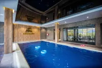 ARCHAZOR Mountain Resort - piscina