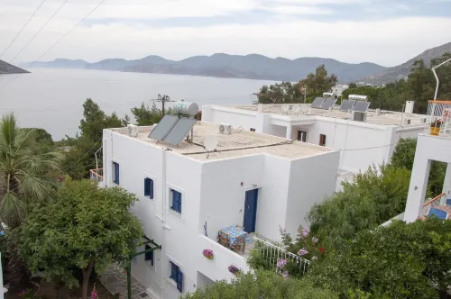 Tatsis Apartments Hotels in Mirties