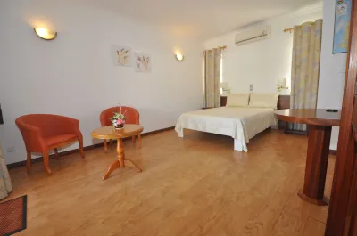 La Pointe Villas Hotels near Gabriel Island,Flat Island&Gunner's Quoin