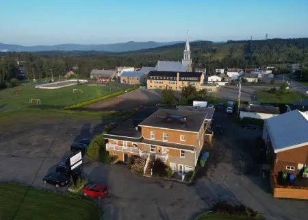 Auberge St-Tite-Des-Caps Отели в г. Сен-Франсуа