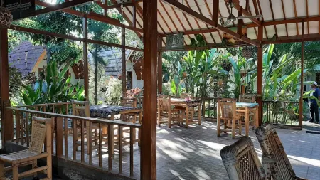 Florine's Garden Отели рядом с достопримечательностью «Slow Spa»