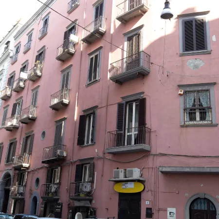 Rua de Mar Chiatamone Отели рядом с достопримечательностью «Улица Виа-Кьяйя»