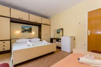 Rooms Ante