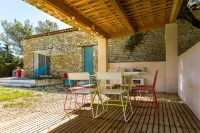 Les Jardins d'Eleusis Hotels in Joucas