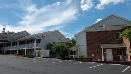 Inn at Cemetery Hill