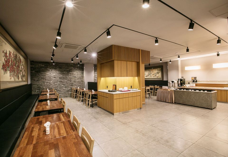 3. 부산관광호텔..