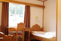 Dovreskogen Gjestegård As Hotels in Otta