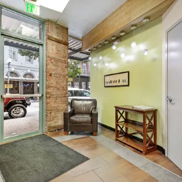 Stunning Apartments - Near FQ and Bourbon