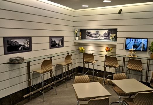 밀라노 지하철역 근처 풍경