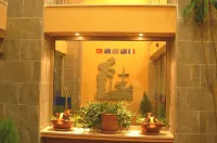 Anzac Hotel Các khách sạn gần World Student Dormitory