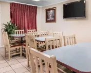 Rodeway Inn Madison Heights - Detroit Hotels in Clawson