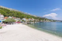 Apartments Klaric Hotels in Jesenice