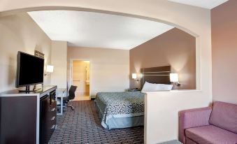 Days Inn & Suites by Wyndham Houston North/Spring