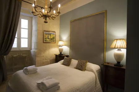 Sally Port Suites Отели рядом с достопримечательностью «Каса-Рокка-Пиккола»