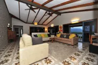 The Sanctuary Retreat - Homestays