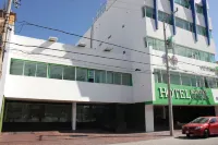 Hotel & Suites Victoria Hotels in 