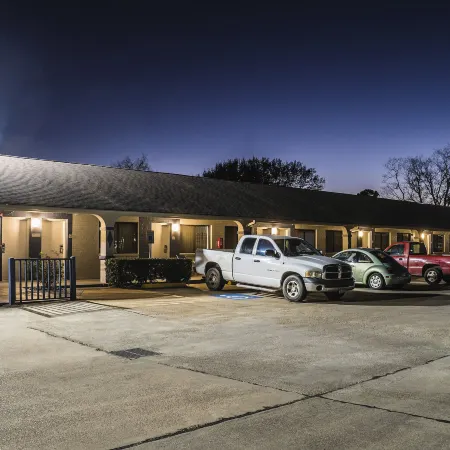 Travelers Inn