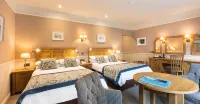 Brown Trout Golf & Country Inn Hotels in Колрейн