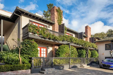 Wayside Inn Отели рядом с достопримечательностью «Заказник Пойнт Лобос Стейт»