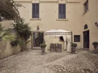 أجريتوريزمو كاستيلو سانتا مارجريتا Hotels near Porta Nova