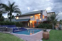 Country Park Guest House - Muldersdrift - Rooftop Pools