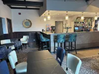 Lyons Woodlands Hall - bar