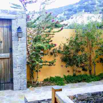 Paradise Villa Hotel Exterior