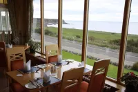Cullen Bay Hotel - breakfast