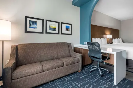 Comfort Suites Fort Lauderdale Airport & Cruise Port Отели в г. Дания-Бич