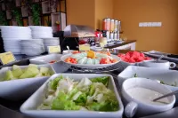 MaxOneHotels @ Platinum Hayam Wuruk - sarapan