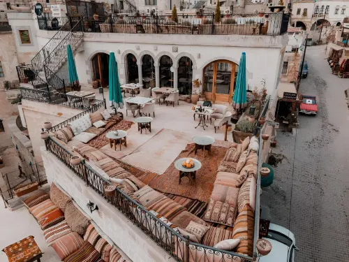 Caftan Cave Suites