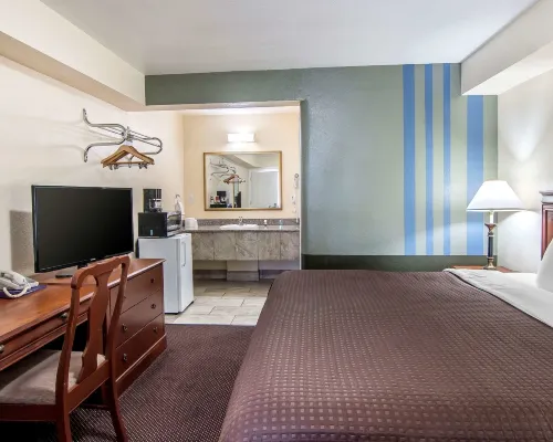 Rodeway Inn Medford South I-5 Hotels in Medford