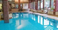 Whitewater Spa & Leisure Club - С бассейном