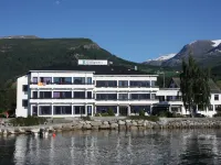 Innvik Fjordhotell Hotels in Stryn