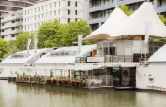 FLOATS by H2OTEL Hotels near Erasmusbrug