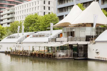 FLOATS by H2OTEL Отели рядом с достопримечательностью «Роттердамский университет Эразма»