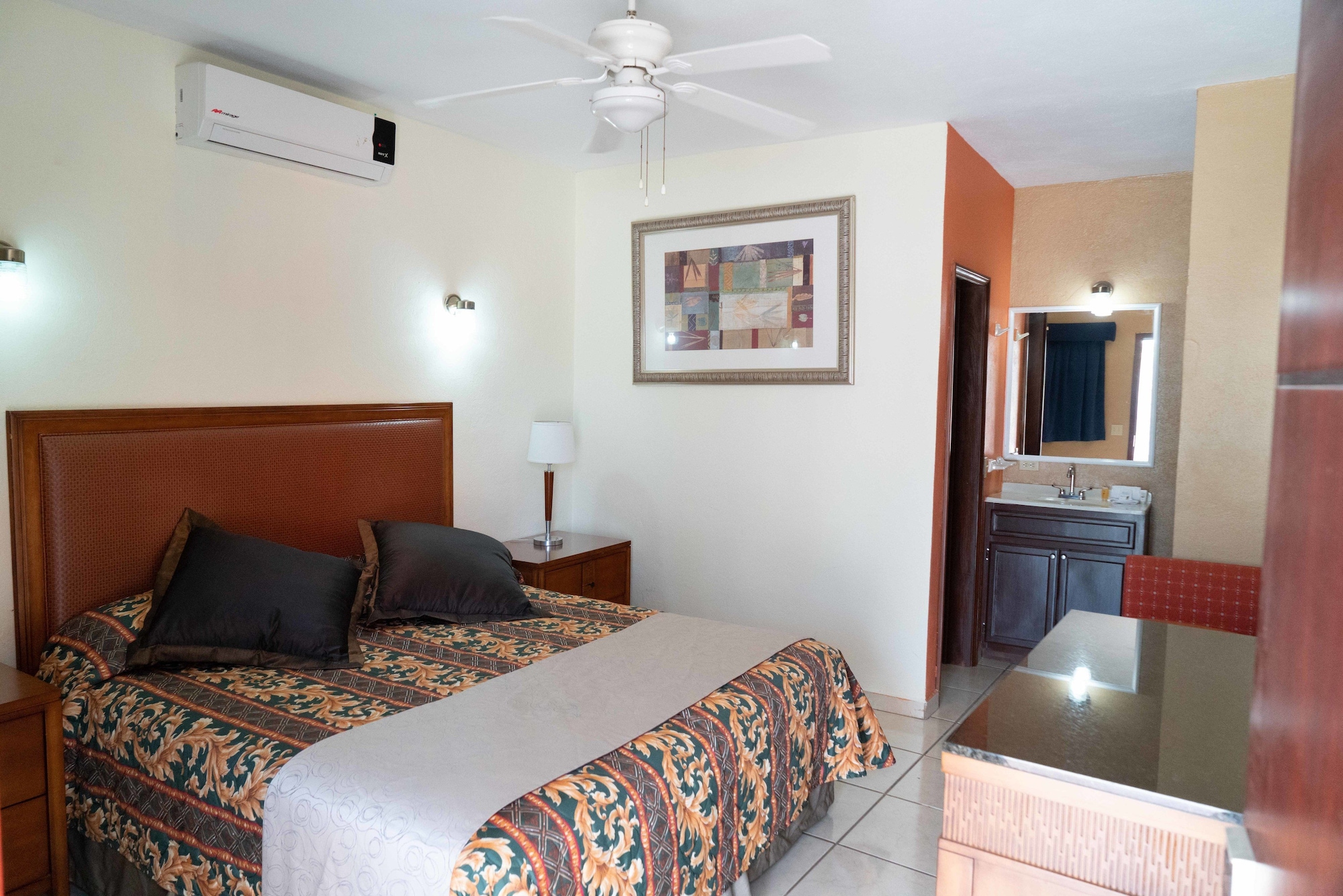 Cactus Inn Los Cabos Hotels in Los Cabos