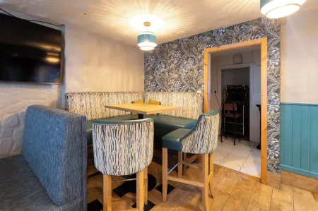 The Derg Arms B&B Отели в г. Страбан